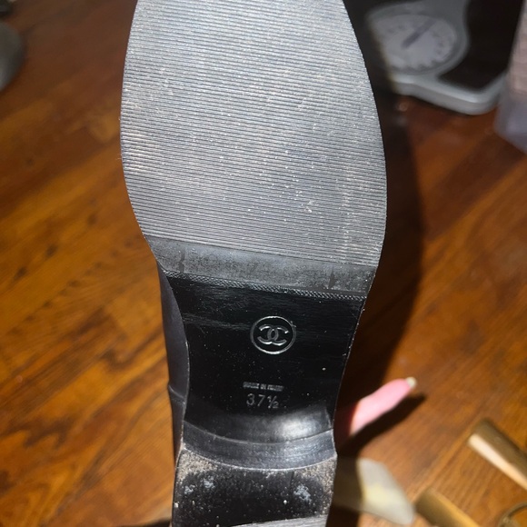 Authentic Chanel cc logo turn lock boots - Picture 6 of 7